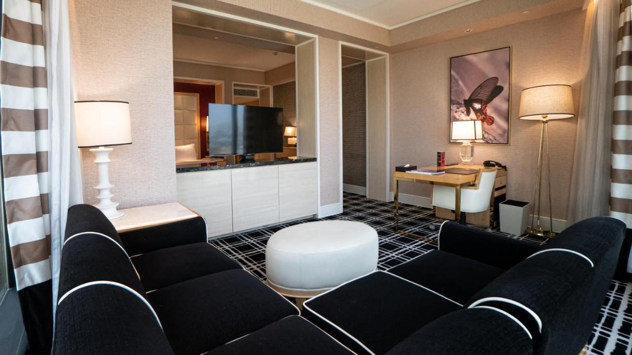 The Lin Hotel Taichung Esterno foto A suite at the Mandarin Oriental, New York