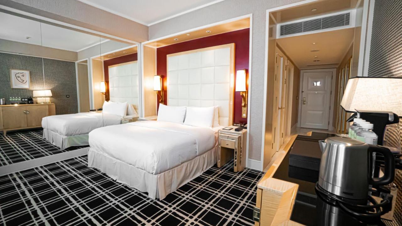 The Lin Hotel Taichung Esterno foto A room at the hotel